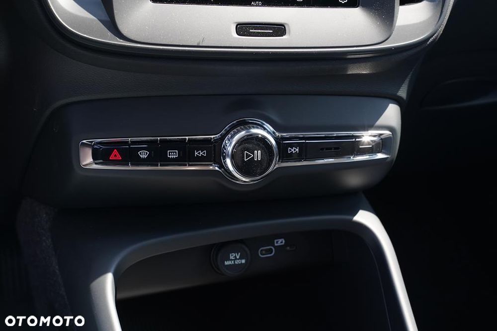 Volvo XC 40 B3 Essential - 18