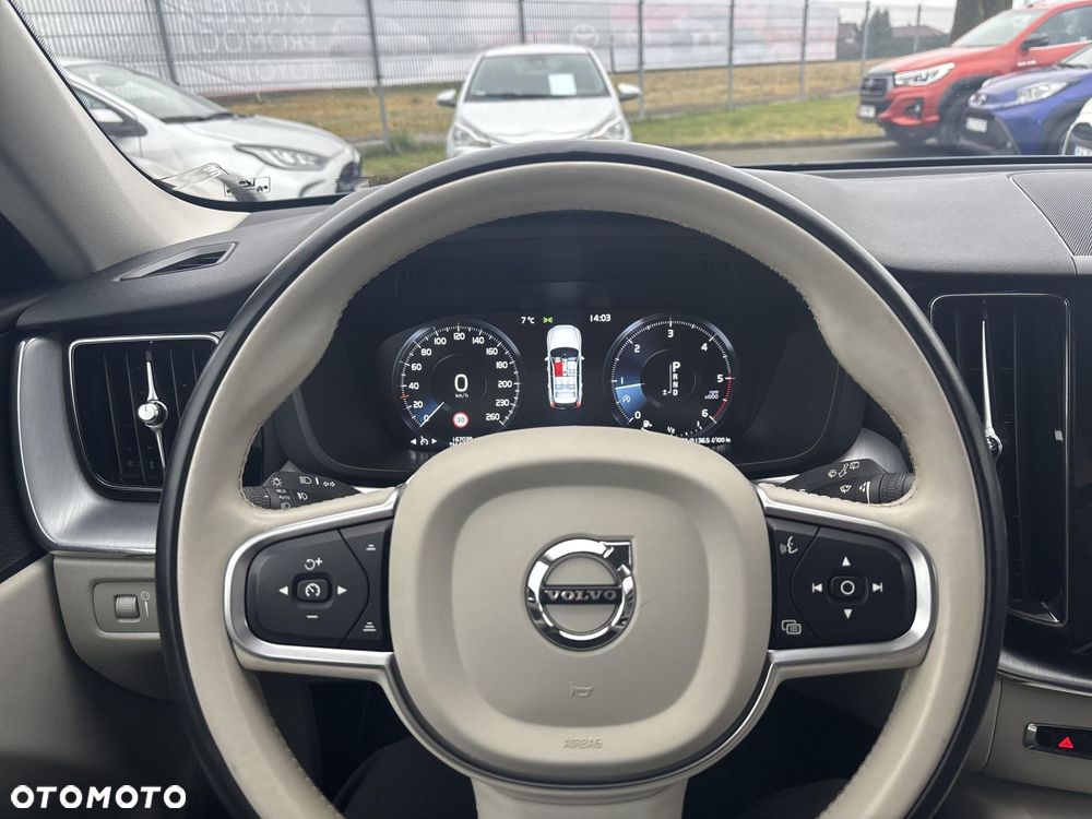 Volvo XC 60 D4 AWD Momentum - 18