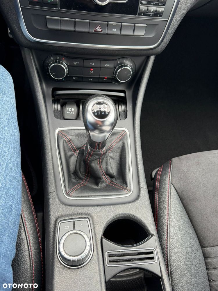 Mercedes-Benz CLA 180 - 16