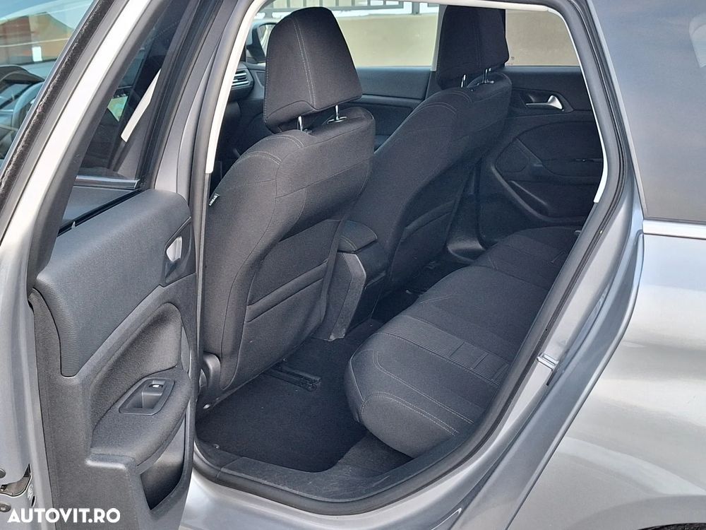 Peugeot 308 1.2 L PureTech Turbo Allure - 6