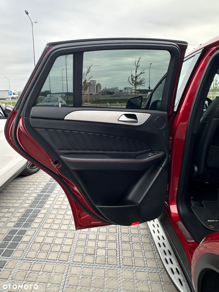 Mercedes-Benz GLE - 15