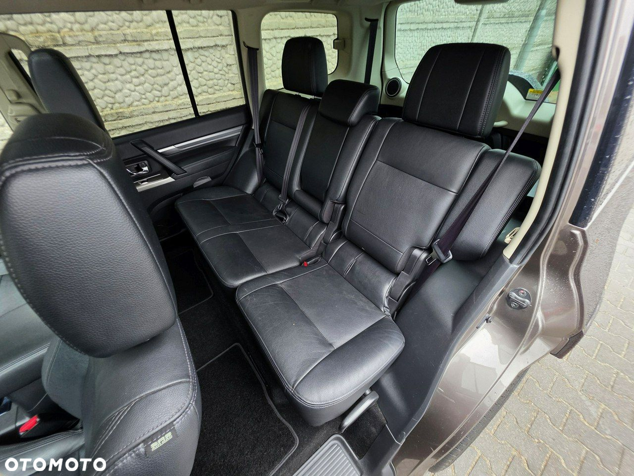 Mitsubishi Pajero - 27