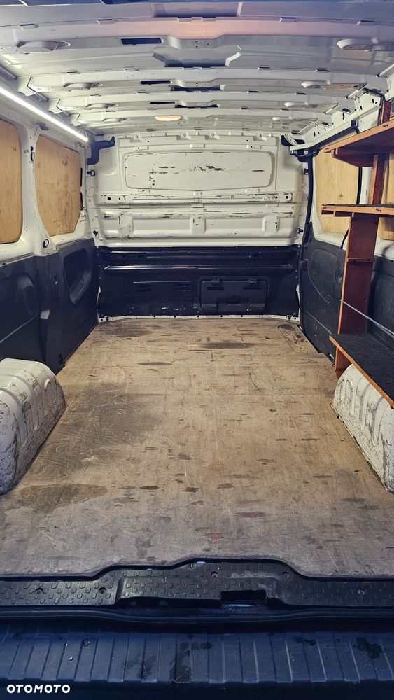 Renault Trafic - 12