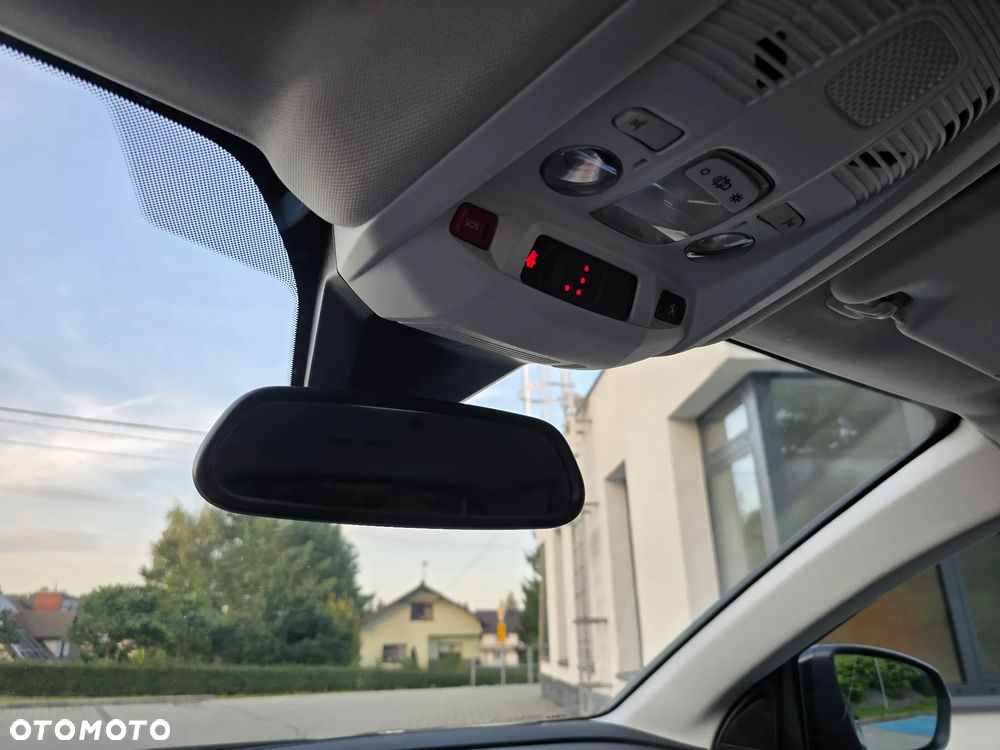 Peugeot 3008 1.6 BlueHDi Allure S&S - 20