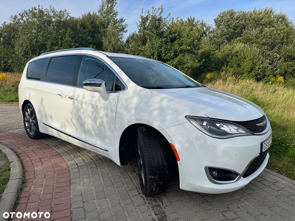 Chrysler Pacifica - 21