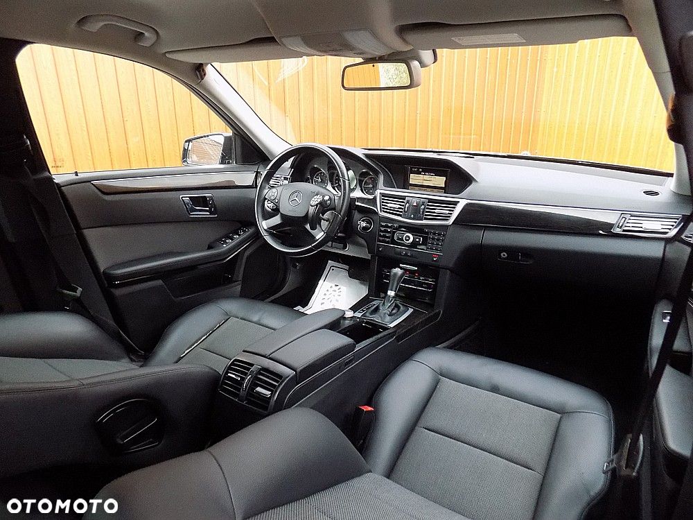 Mercedes-Benz Klasa E 200 CDI 7G-TRONIC Avantgarde - 19