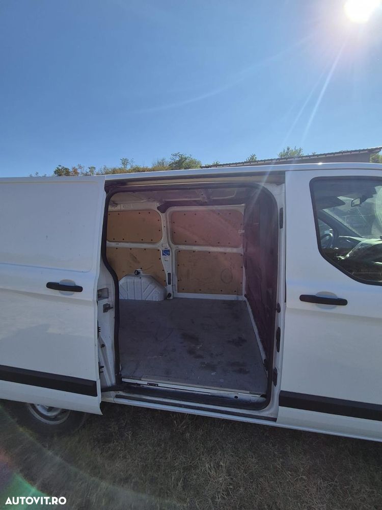Ford TRANSIT CUSTOM - 8