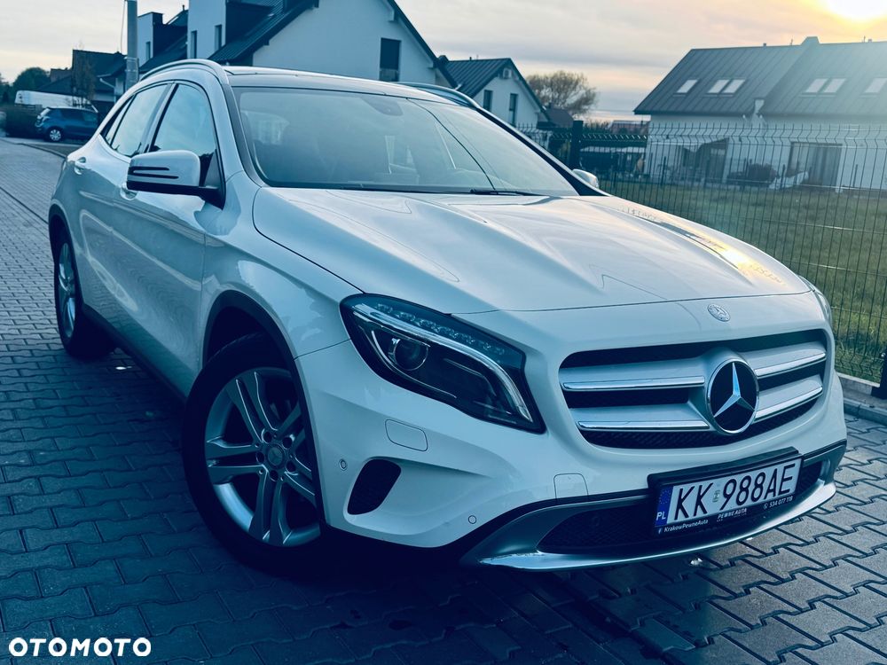 Mercedes-Benz GLA 200 Urban - 8