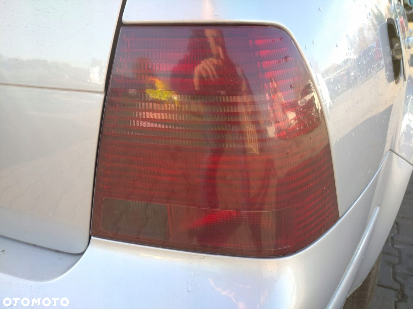 VOLKSWAGEN VW BORA SEDAN LAMPA PRAWA TYŁ TYLNA HELLA EUROPA - 3