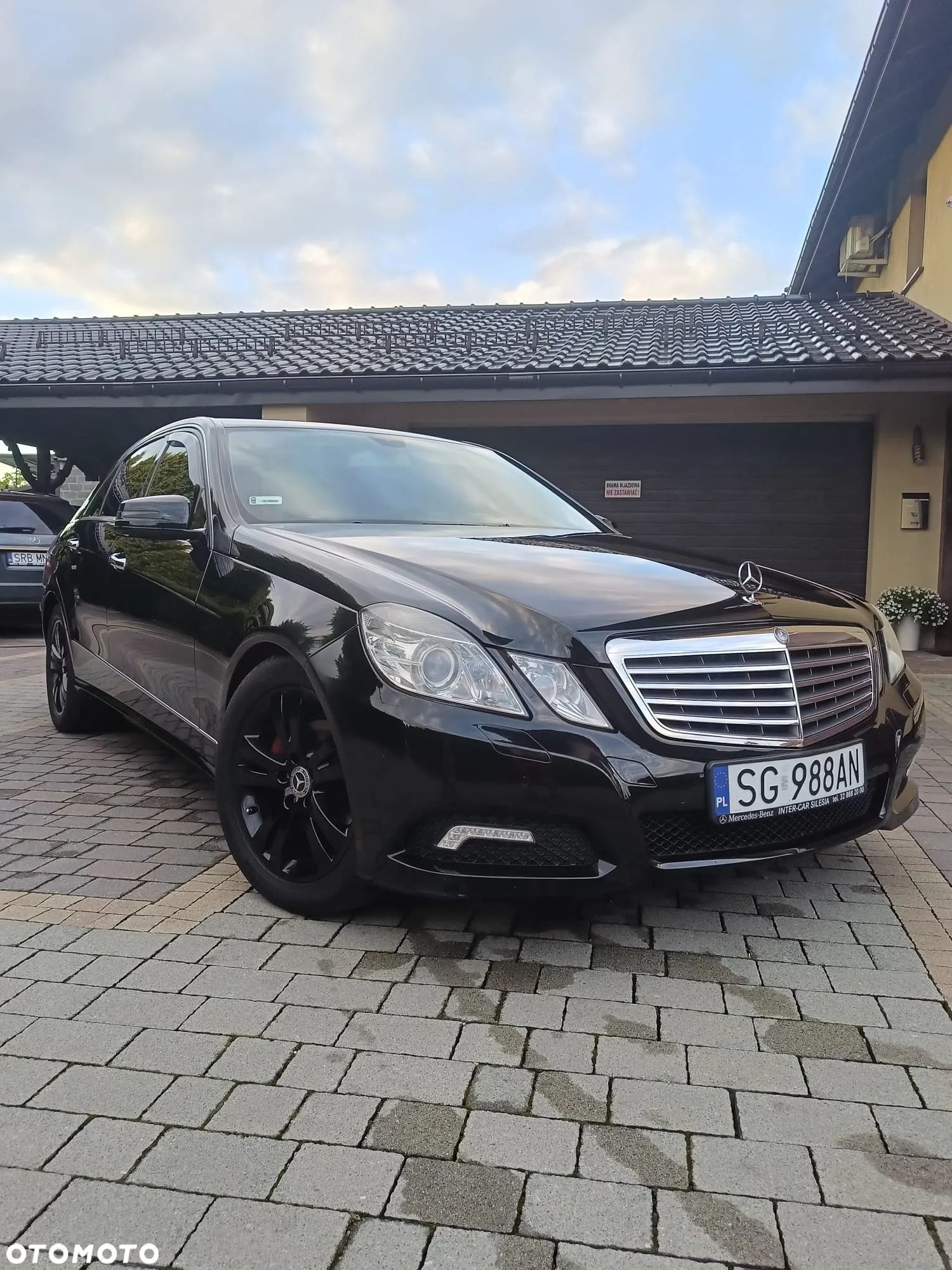 Mercedes-Benz Klasa E 220 CDI BlueEff Avantgarde - 1