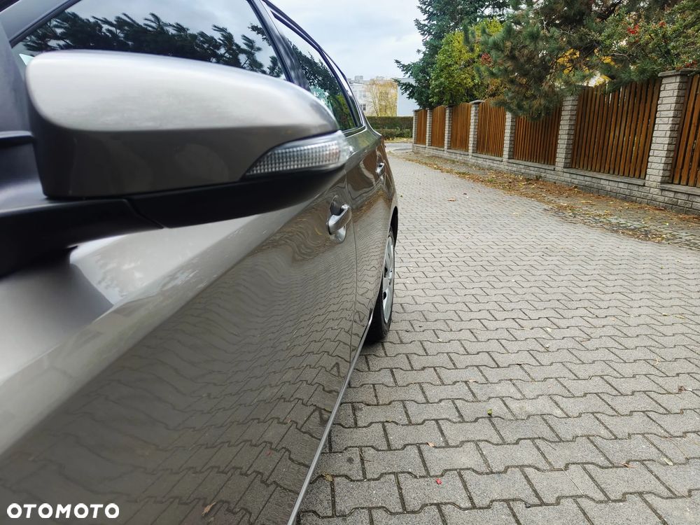 Toyota Auris 1.6 Premium Comfort - 15