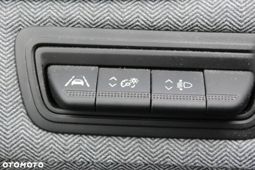 Renault Clio 1.6 E-TECH Intens - 19