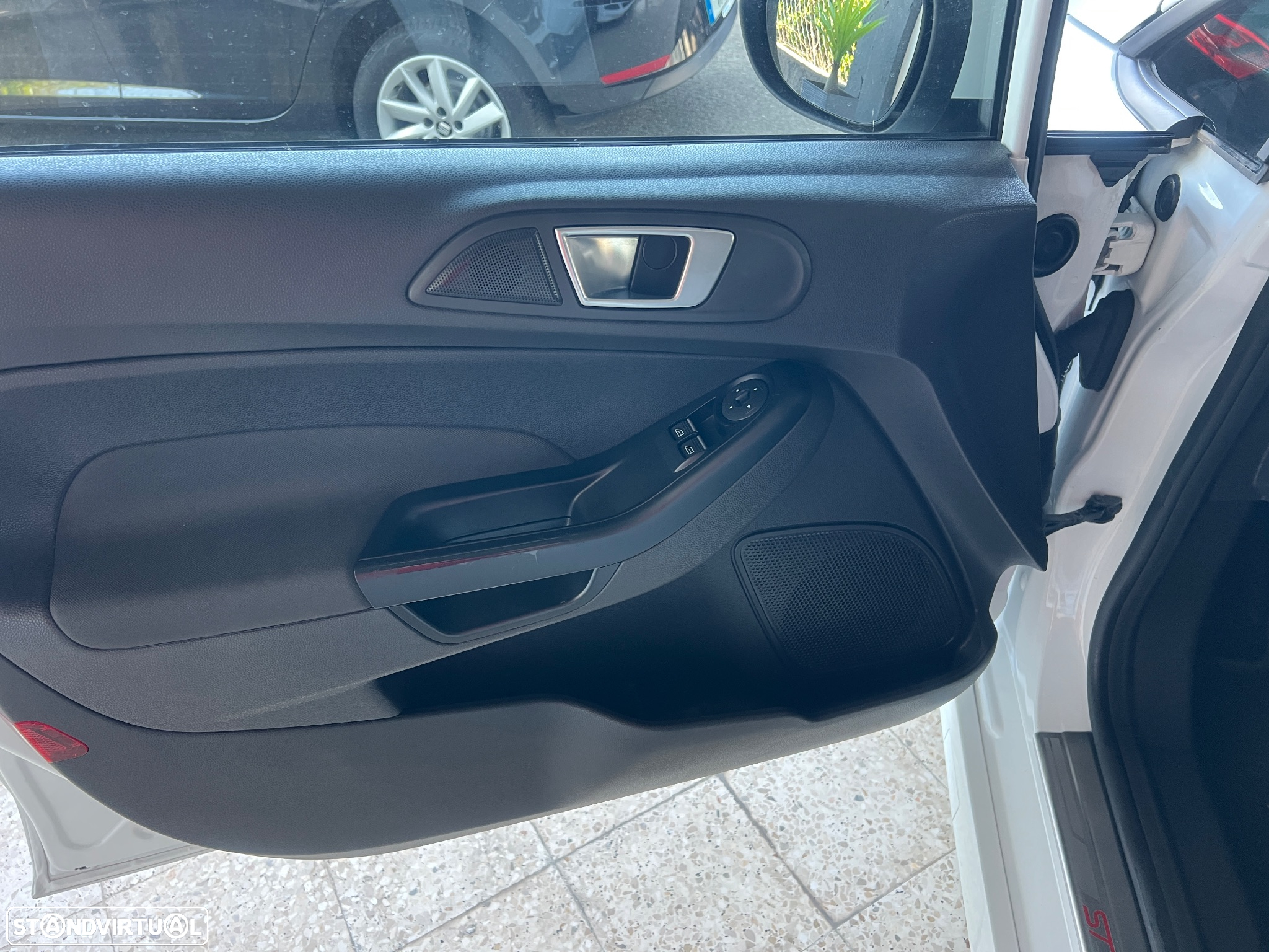 Ford Fiesta 1.0 EcoBoost ST-Line - 12