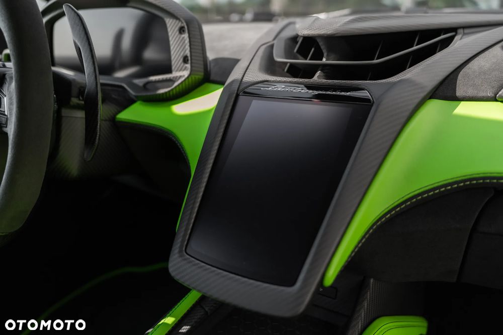 Lamborghini Revuelto - 19