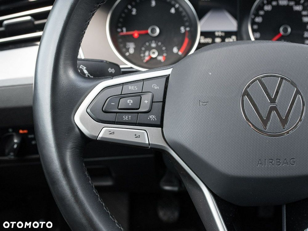 Volkswagen Passat - 14