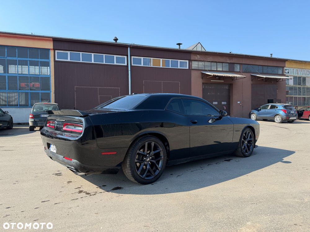 Dodge Challenger - 5