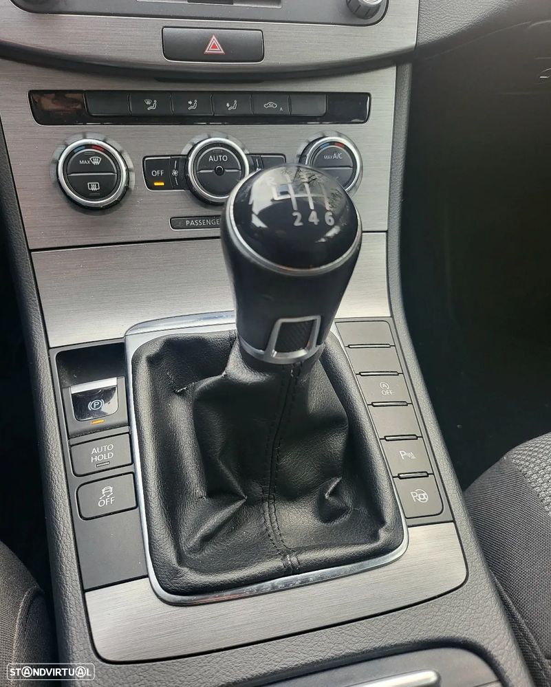 VW Passat Variant 1.6 TDI BlueMotion - 19