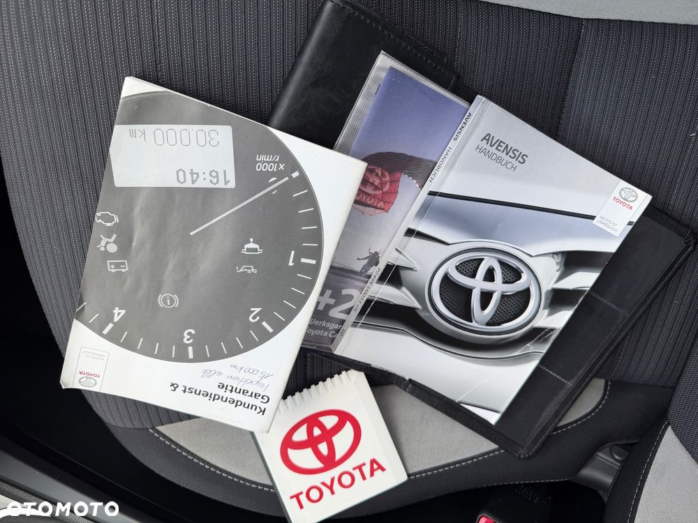 Toyota Avensis - 14