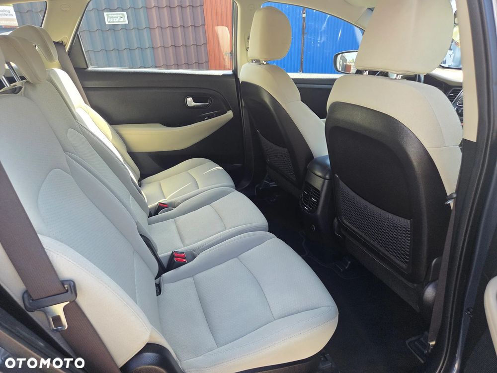 Kia Carens 1.6 GDI Edition 7 - 18