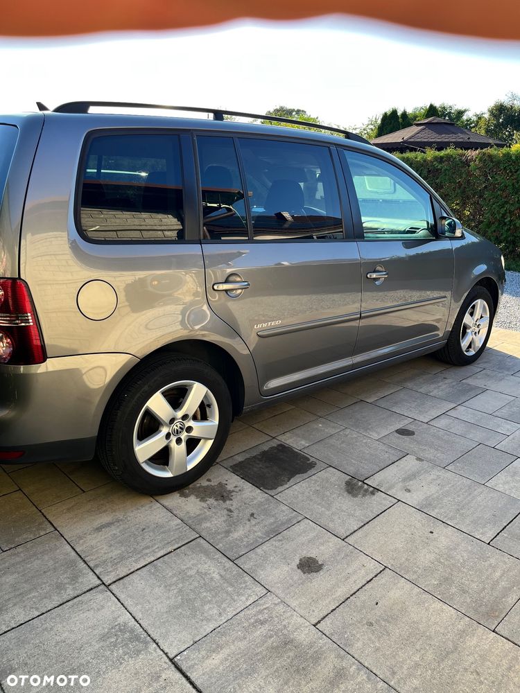 Volkswagen Touran - 5