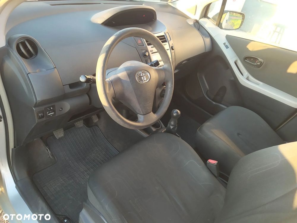 Toyota Yaris - 9