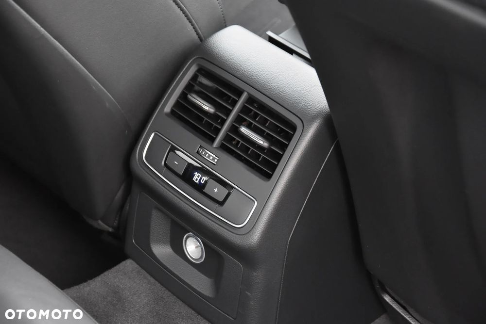 Audi A4 Limousine 35 TDI mHEV S tronic - 37