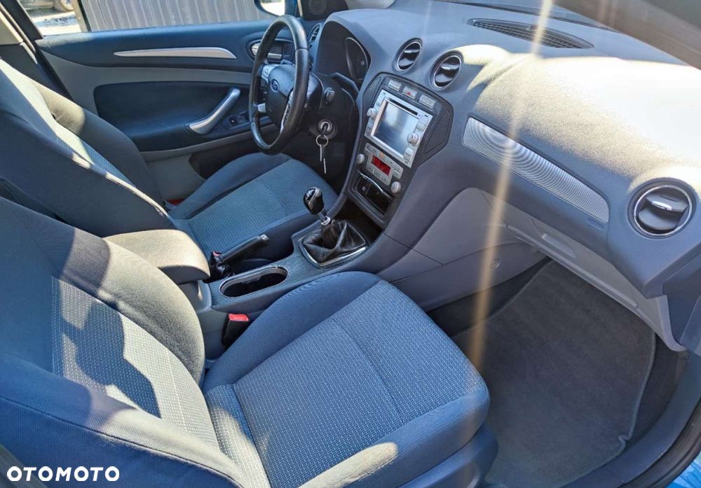Ford Mondeo - 22