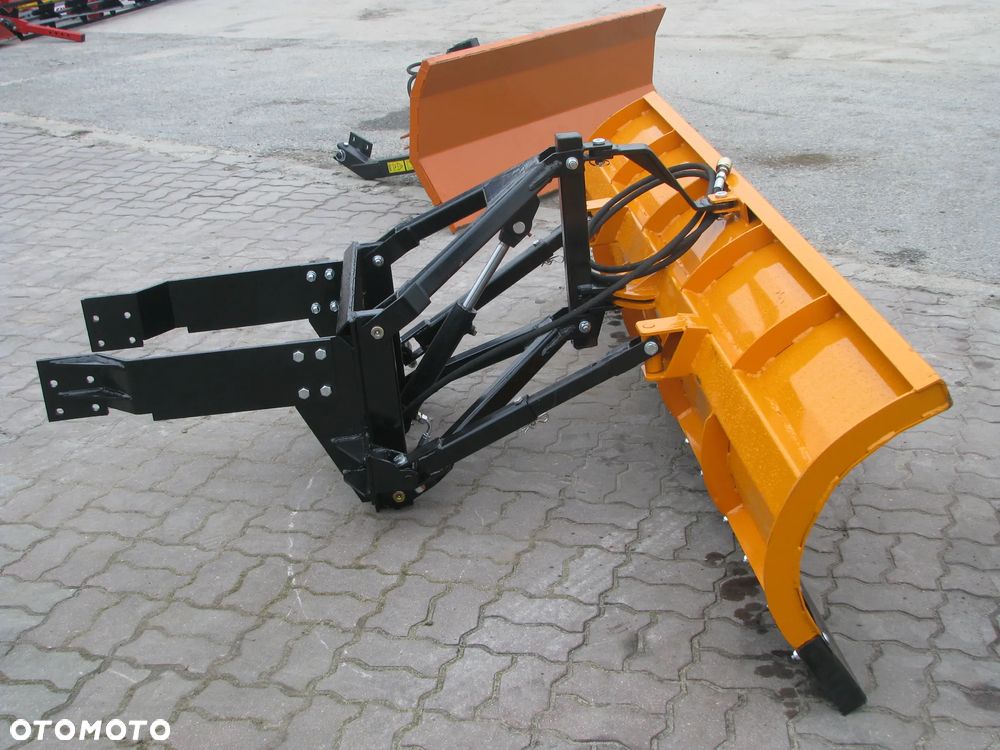 Pronar Posypywarka T-130, T-131, T-132, Piaskarka, Solarka, Rozsiewacz wapna i nawozów RCW, Piaskarka komunalna, solarka rozsiewacz piasku soli KŁOS, Rozsiewacz komunalny N 065 POM Augustów, Pług odśnieżny prosty, łamany, strzałka Ursus, Inter-Tech, Pronar - 30