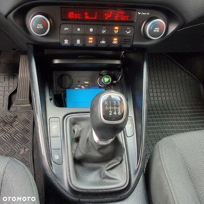 Kia Carens 1.6 GDI Business Line EU6 - 22