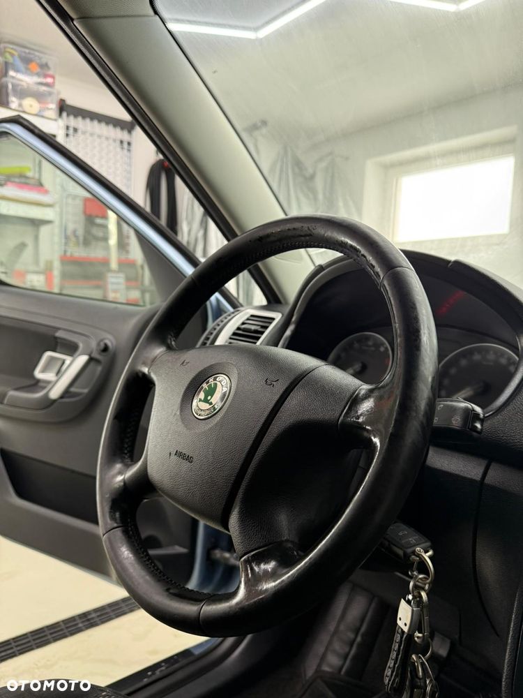 Skoda Roomster 1.4 16V Scout PLUS EDITION - 19