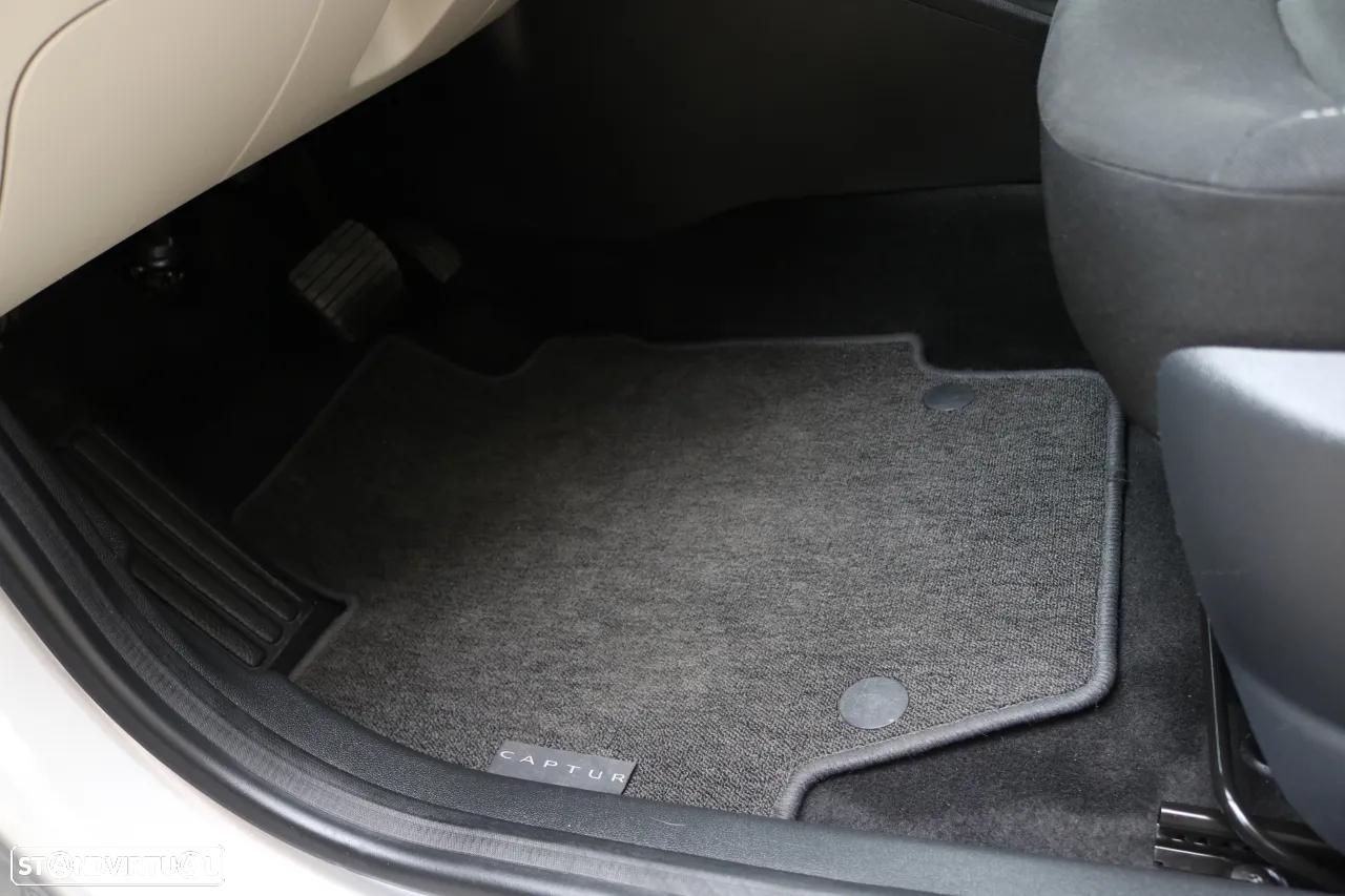 Renault Captur 1.5 dCi Exclusive EDC - 10