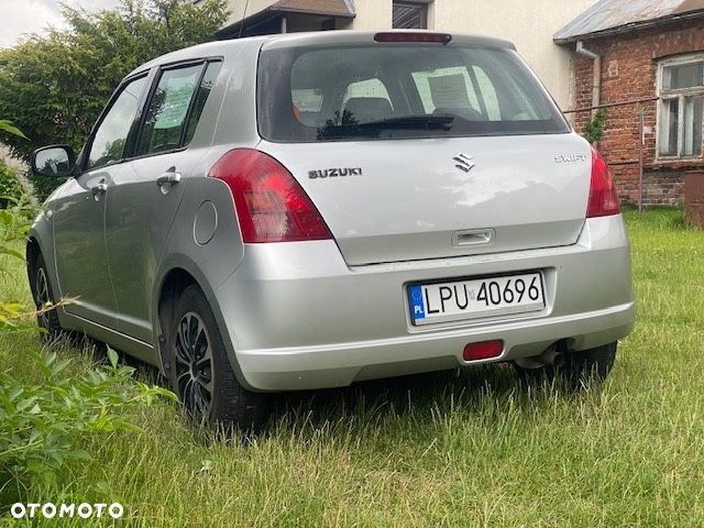 Suzuki Swift - 4