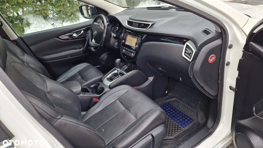 Nissan Qashqai 1.6 DCi Xtronic TEKNA - 23