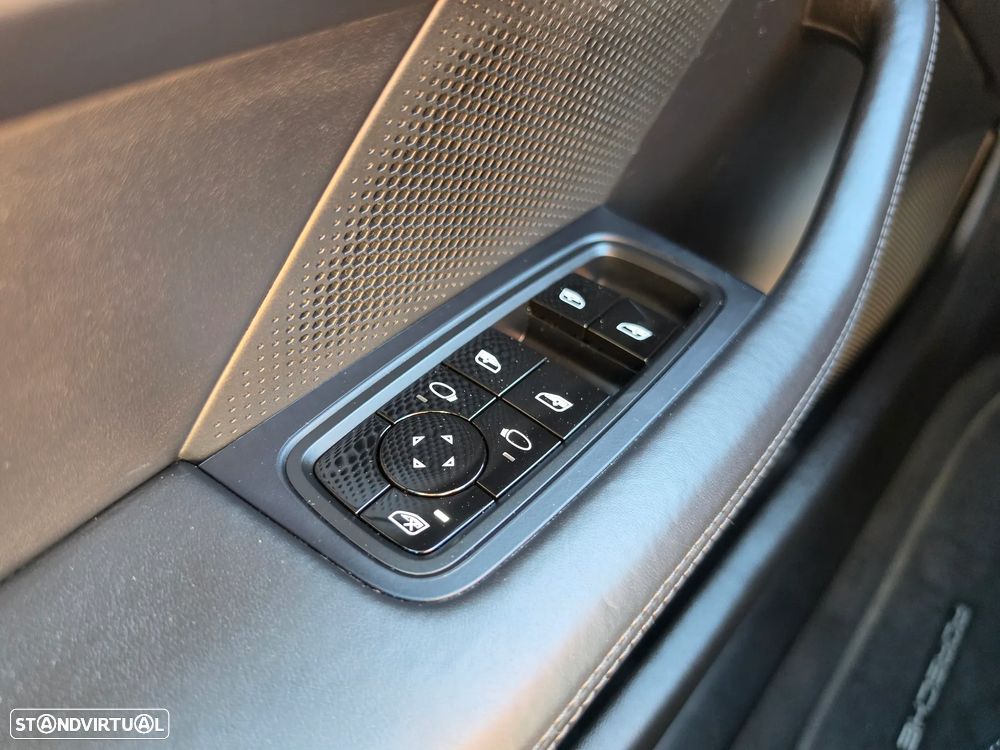 Porsche Taycan 4S - 32
