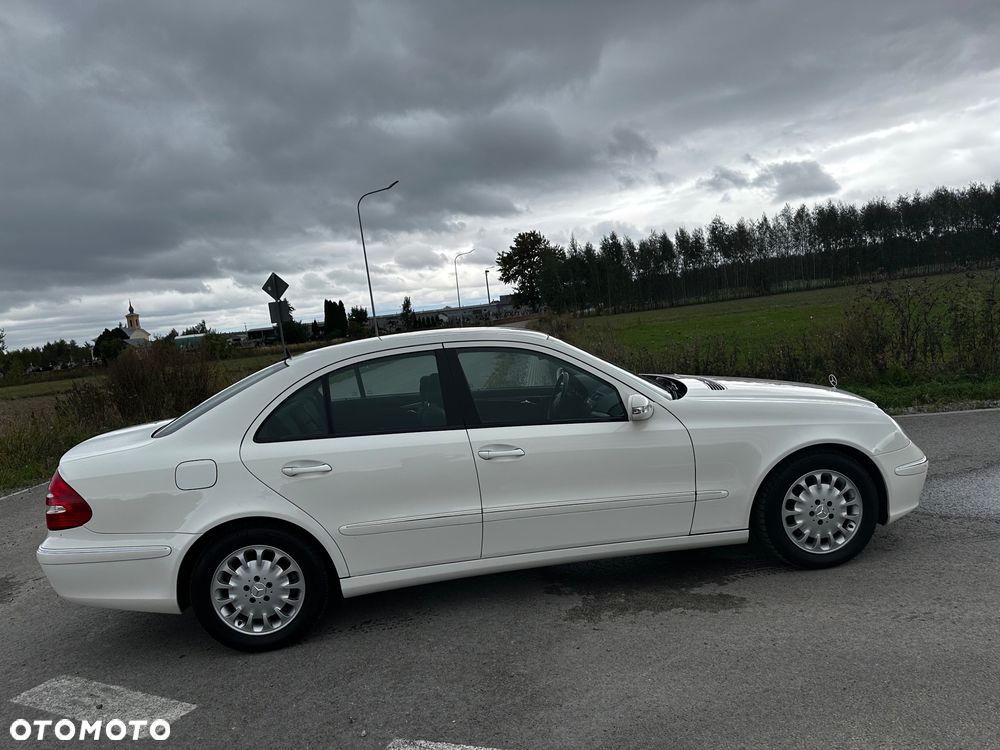 Mercedes-Benz Klasa E 350 4Matic Automatik Classic - 4