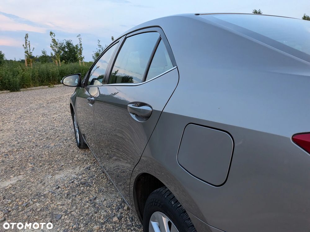 Toyota Corolla 1.6 Prestige EU6 - 21