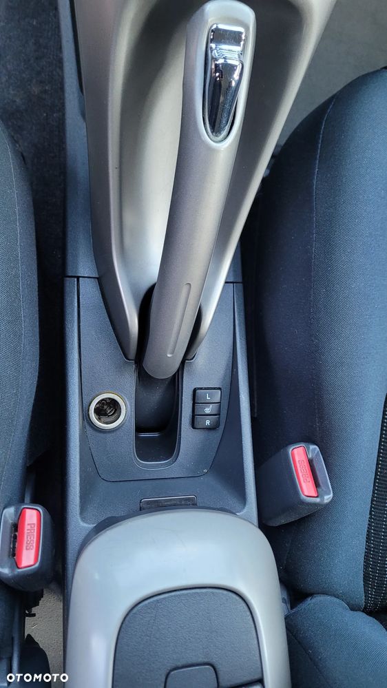 Toyota Auris 2.0 D-4D Edition - 28