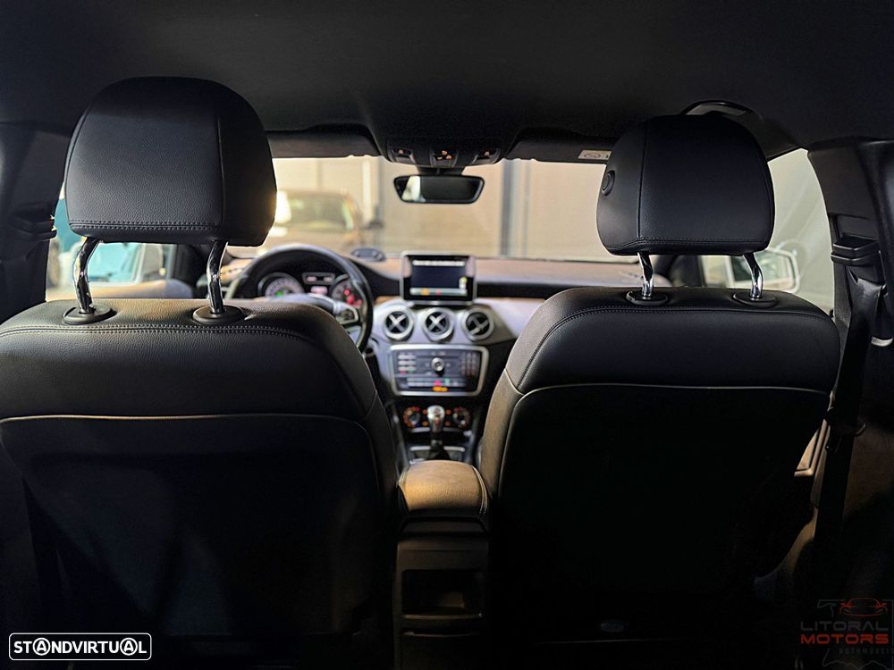 Mercedes-Benz GLA 180 Style - 32