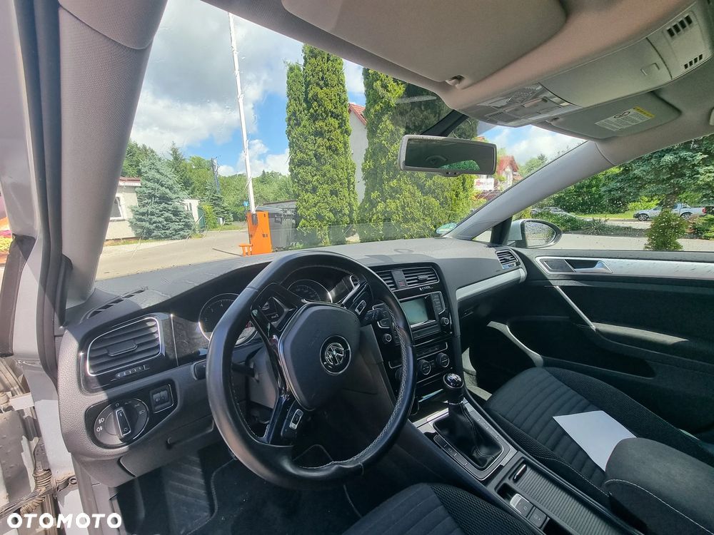 Volkswagen Golf - 11