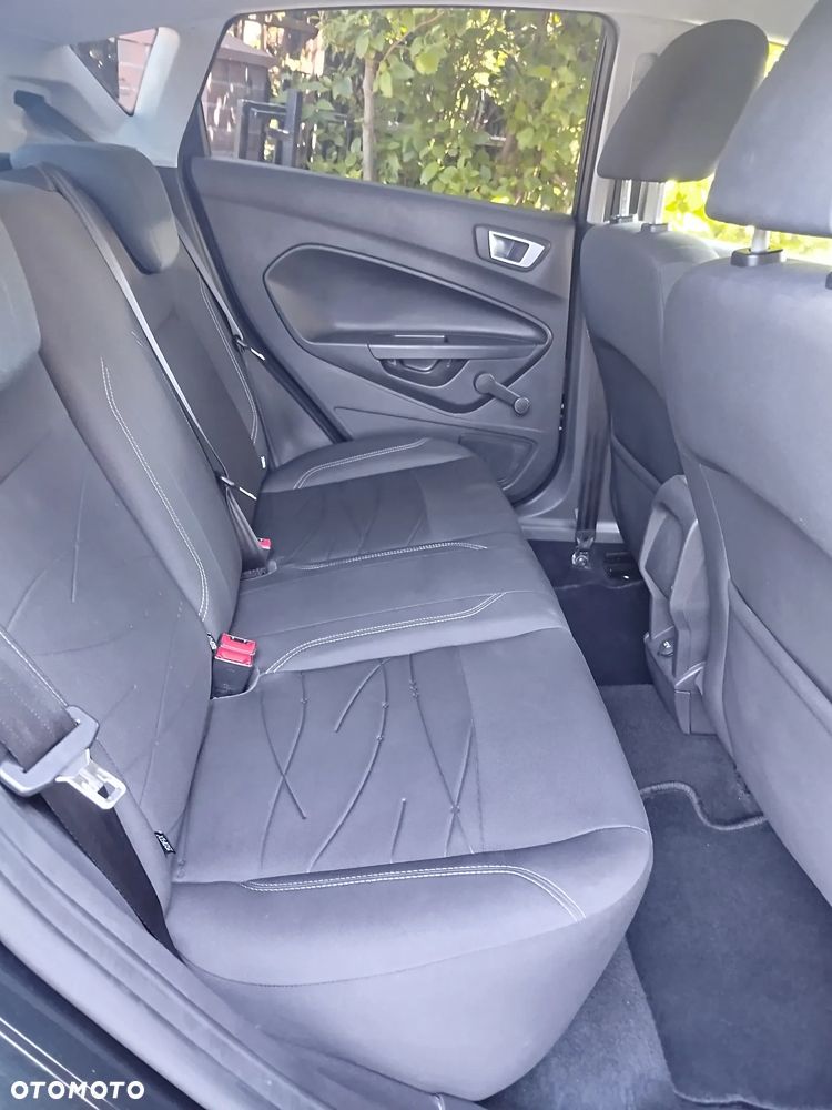 Ford Fiesta - 10