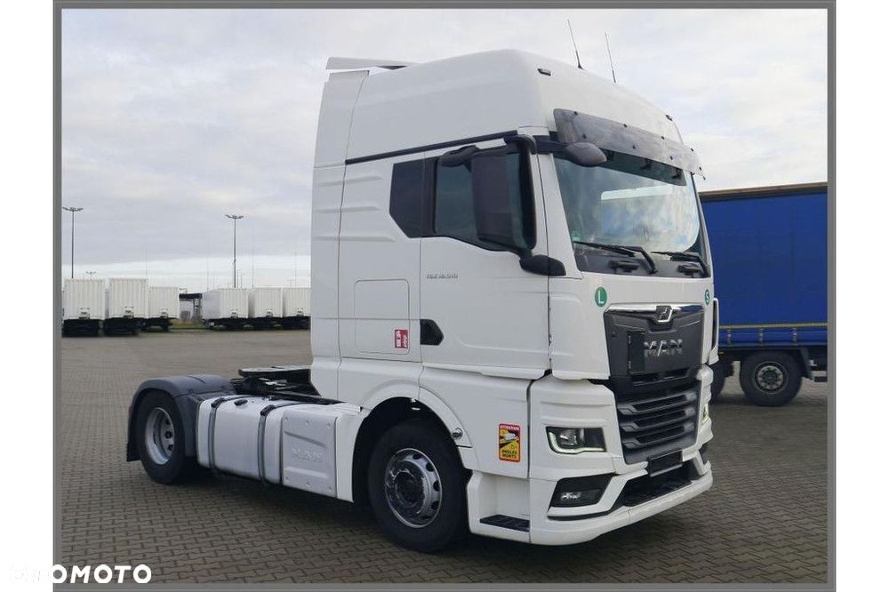 MAN Vehicle Tractor 4x2 Standard - 2