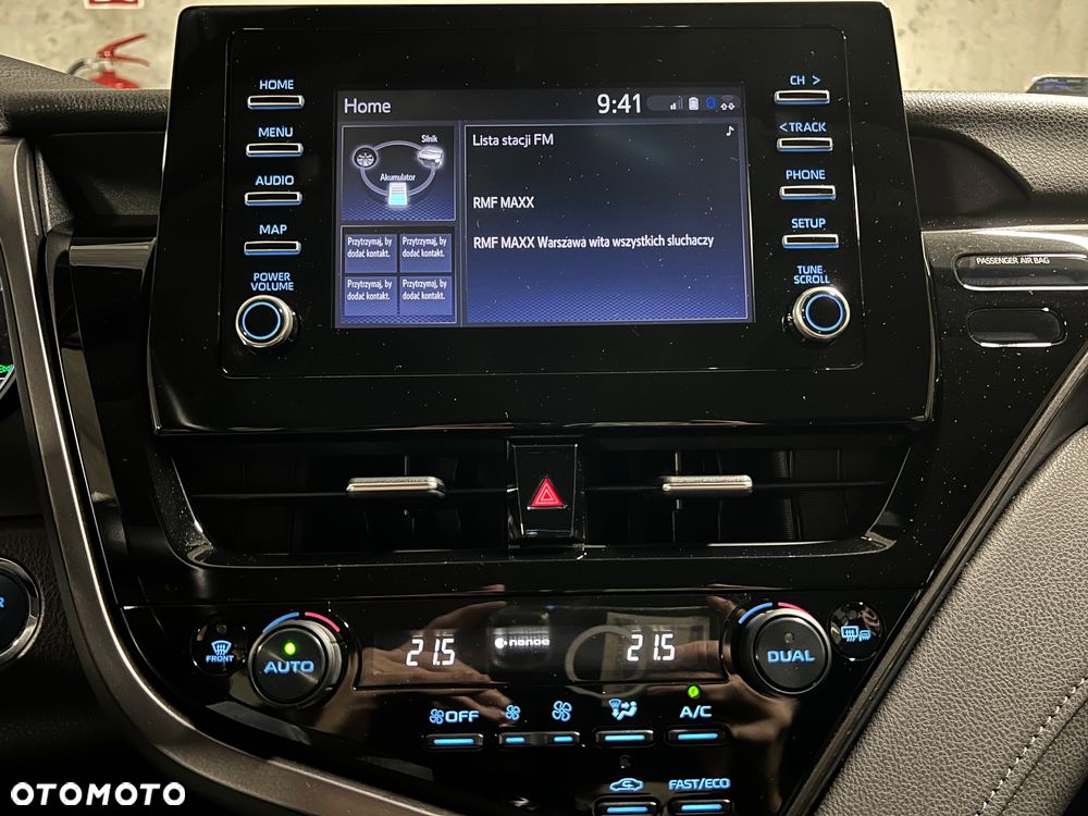 Toyota Camry 2.5 Hybrid Comfort CVT - 28