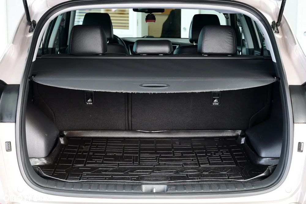 Hyundai Tucson 1.7 CRDI BlueDrive Style 2WD - 33