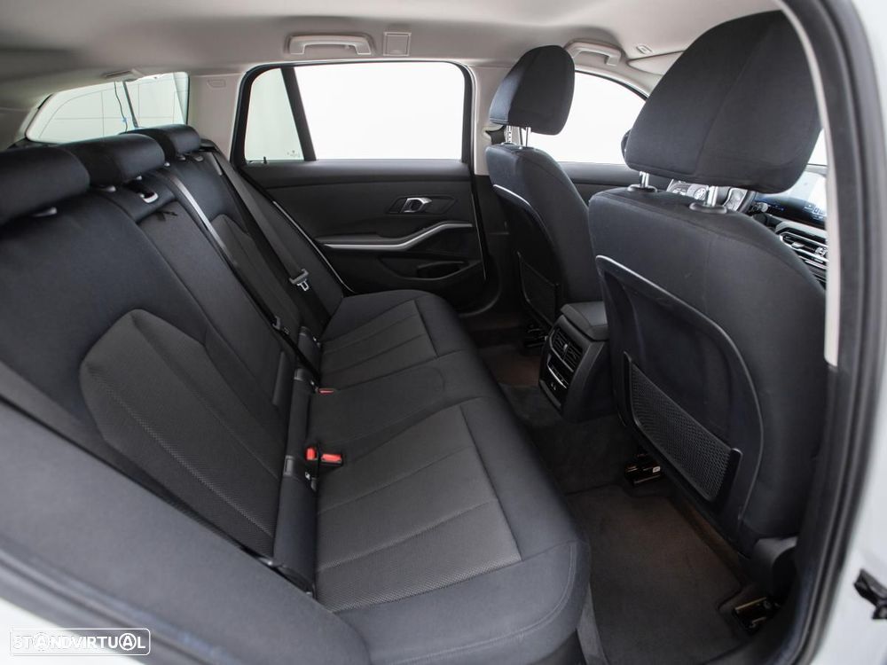 BMW 320 e Pack Essence Auto - 12