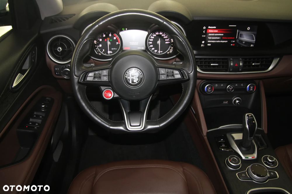 Alfa Romeo Stelvio 2.0 Turbo Sprint Q4 - 14