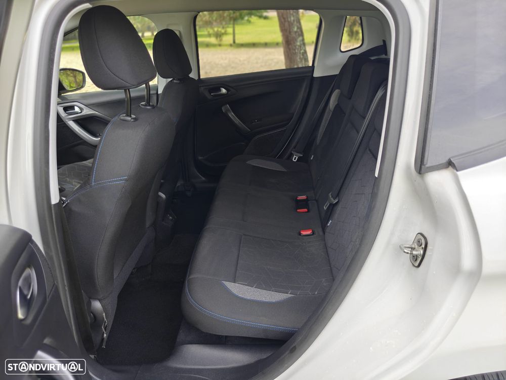 Peugeot 2008 1.2 PureTech Style - 15