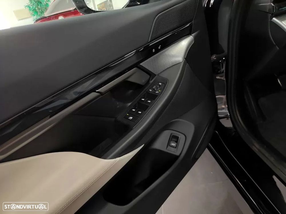 BMW i5 Touring eDrive40 - 38