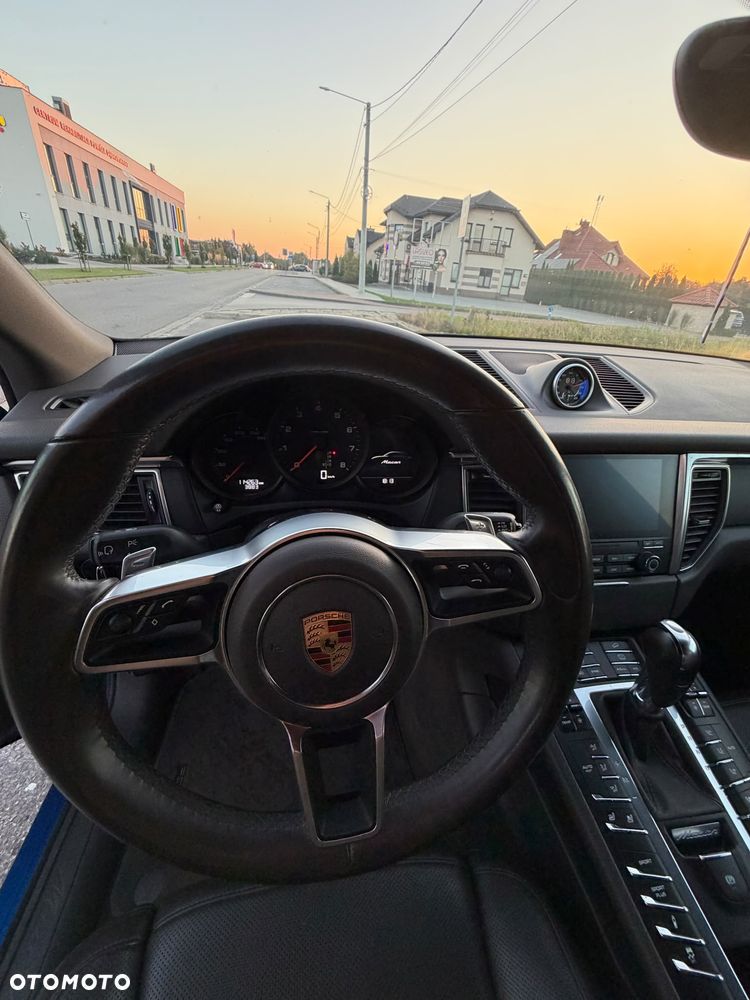 Porsche Macan Standard - 25
