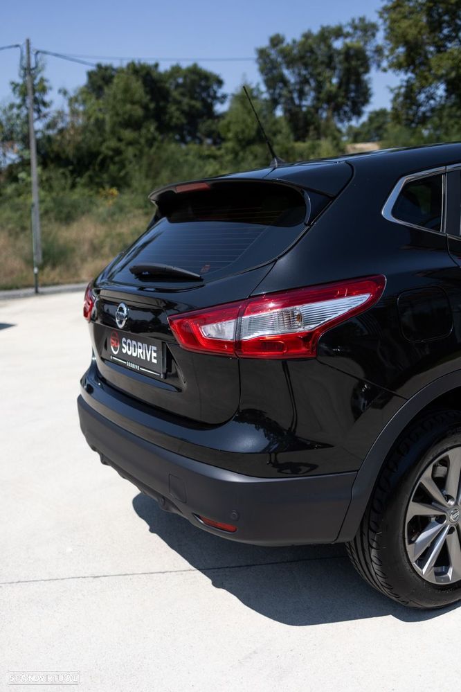 Nissan Qashqai 1.5 dCi N-Connecta - 26