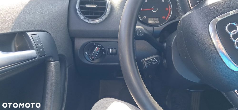 Audi A3 Sportback 1.6 TDI DPF Attraction - 16